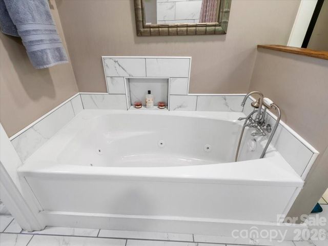 2 Ray Road, Weaverville, NC 28787