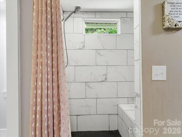 2 Ray Road, Weaverville, NC 28787