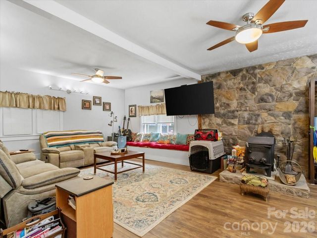 2 Ray Road, Weaverville, NC 28787