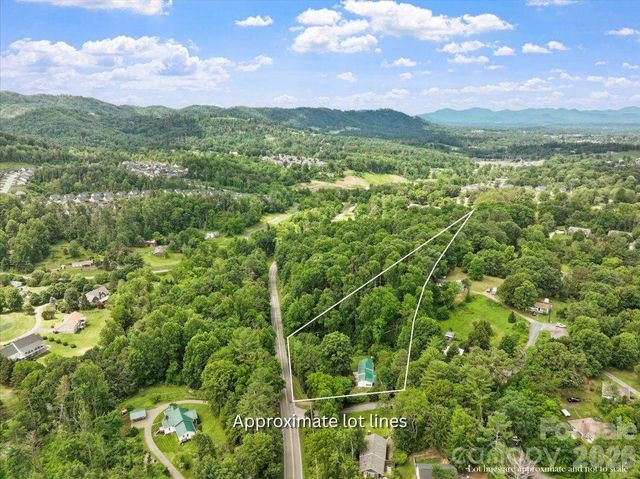 2 Ray Road, Weaverville, NC 28787