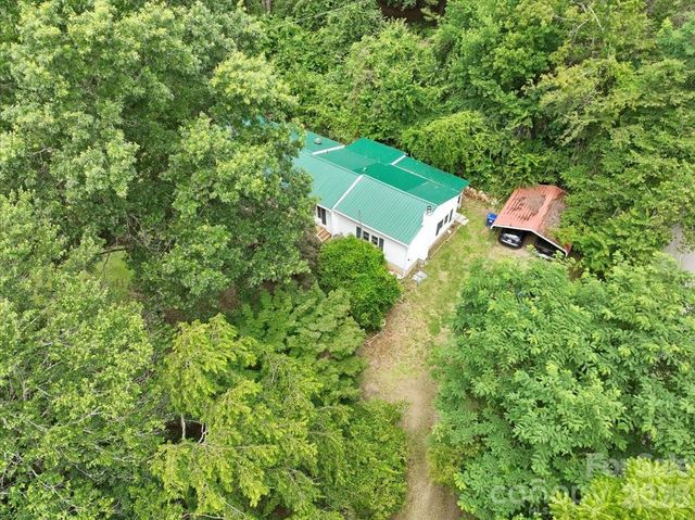 2 Ray Road, Weaverville, NC 28787