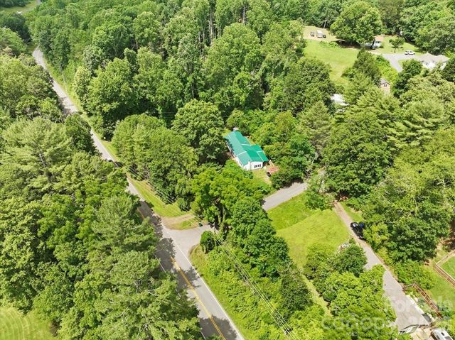 2 Ray Road, Weaverville, NC 28787