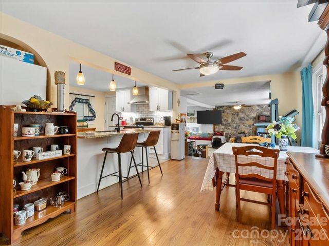 2 Ray Road, Weaverville, NC 28787