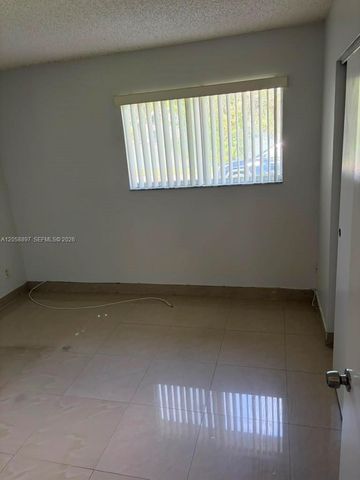 3461 NW 44th Street 102, Oakland Park, FL 33309