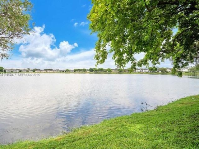 3461 NW 44th Street 102, Oakland Park, FL 33309