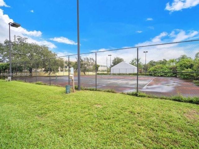 3461 NW 44th Street 102, Oakland Park, FL 33309