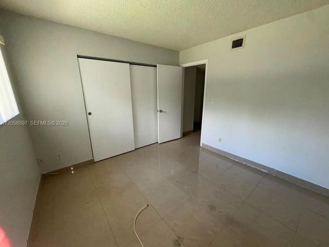 3461 NW 44th Street 102, Oakland Park, FL 33309