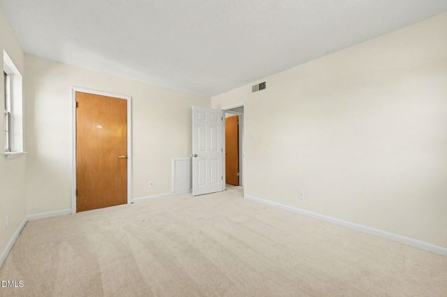 501 Jones Ferry Road Unit J9, Carrboro, NC 27510