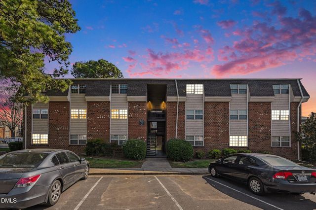 501 Jones Ferry Road Unit J9, Carrboro, NC 27510
