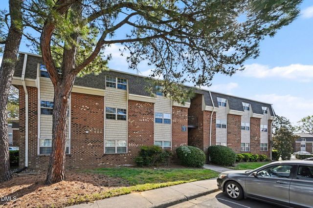 501 Jones Ferry Road Unit J9, Carrboro, NC 27510