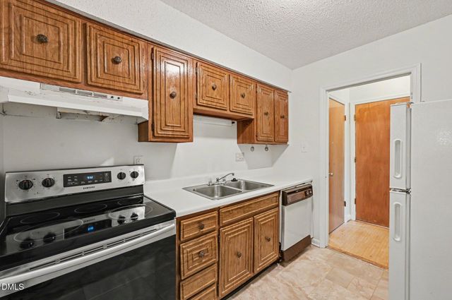 501 Jones Ferry Road Unit J9, Carrboro, NC 27510