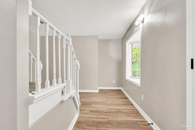 5700 Country Squire Dr, Milton, FL 32570