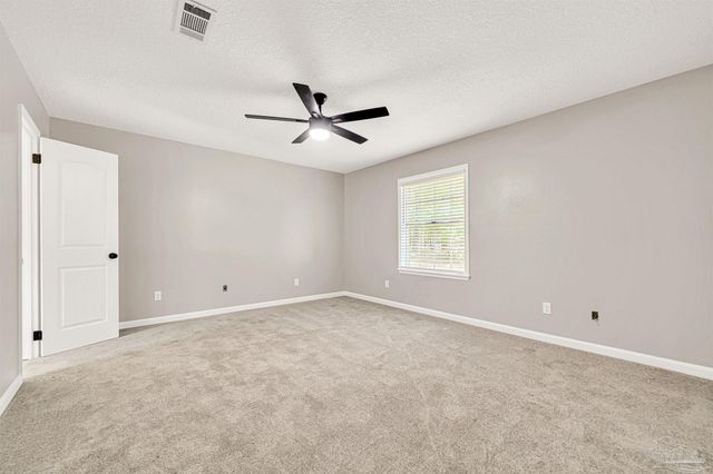 5700 Country Squire Dr, Milton, FL 32570