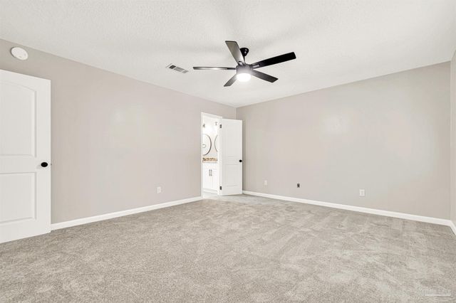 5700 Country Squire Dr, Milton, FL 32570