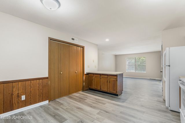 3816 CANDLELIGHT DRIVE, Jefferson City, MO 65109