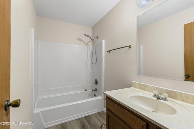 3816 CANDLELIGHT DRIVE, Jefferson City, MO 65109