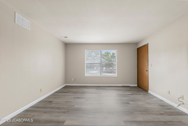 3816 CANDLELIGHT DRIVE, Jefferson City, MO 65109