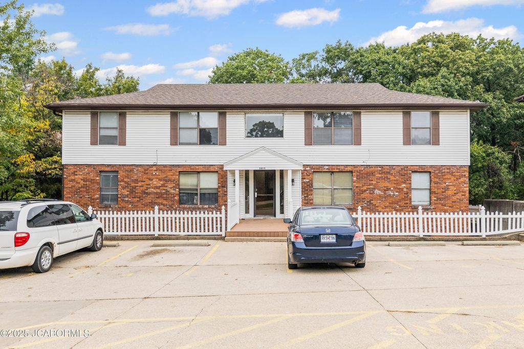 3816 CANDLELIGHT DRIVE, Jefferson City, MO 65109