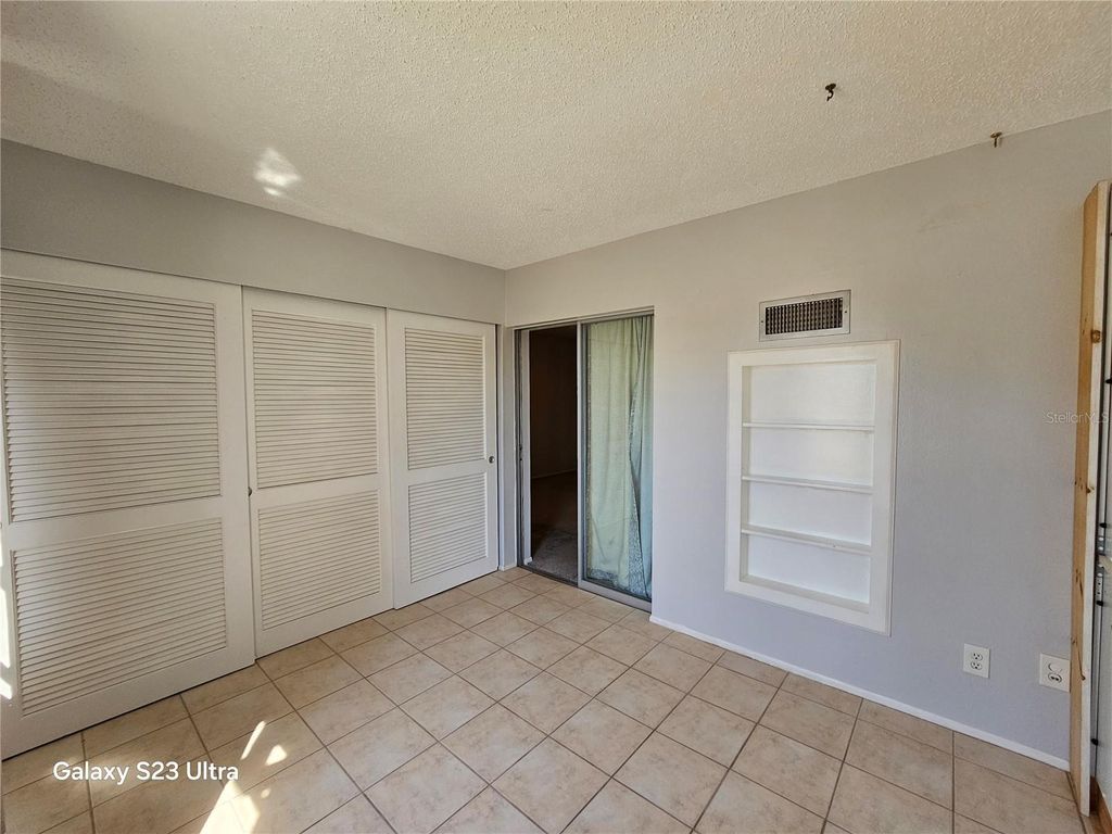 Image 14 of property listing at 2361 ECUADORIAN WAY 57, Clearwater, FL 33763