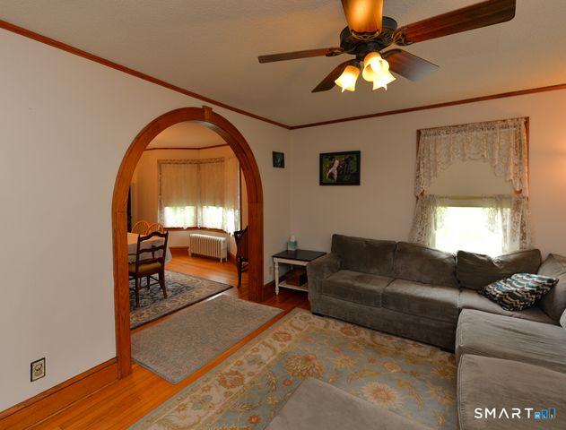 15 Union Street, Plymouth, CT 06786