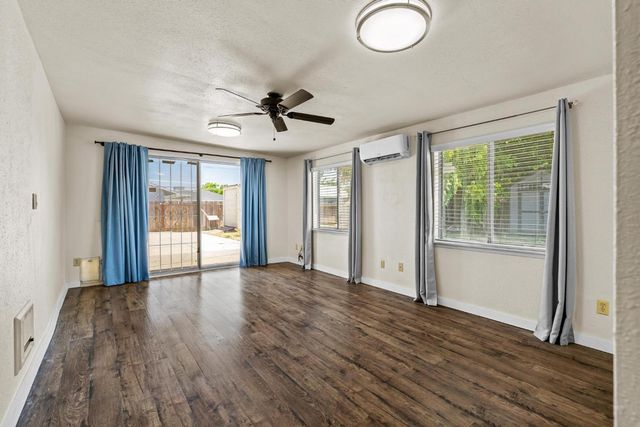 1636 Woodworth Ave, Modesto, CA 95351