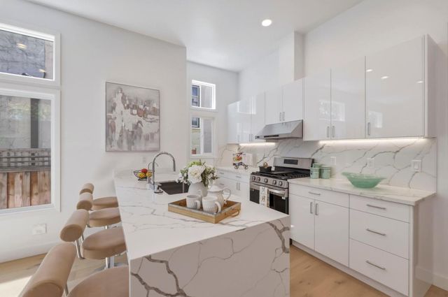 313 W 25th Avenue, San Mateo, CA 94403