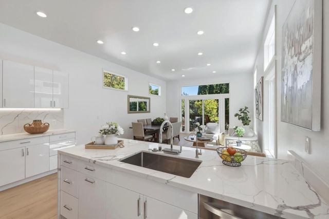 313 W 25th Avenue, San Mateo, CA 94403