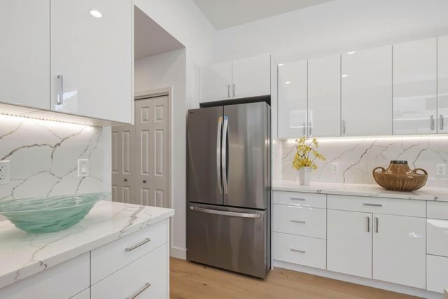 313 W 25th Avenue, San Mateo, CA 94403