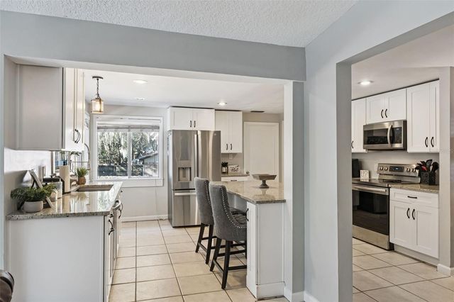 516 PINEVIEW STREET, Altamonte Springs, FL 32701