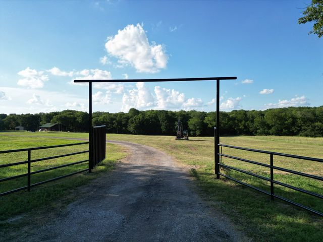 9551 County Road 534, Whitewright, TX 75491