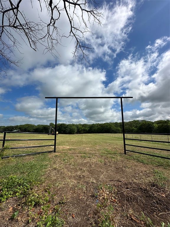 9551 County Road 534, Whitewright, TX 75491