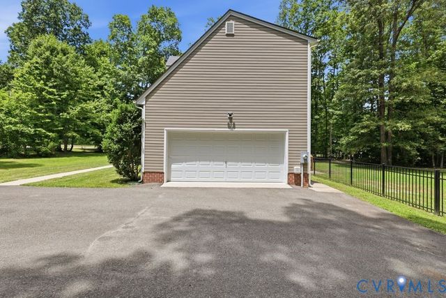 17401 Creekbed Rd, Chesterfield, VA 23838
