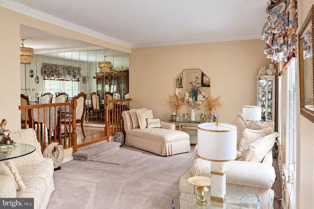 107 BENTLEY DR, Mount Laurel, NJ 08054