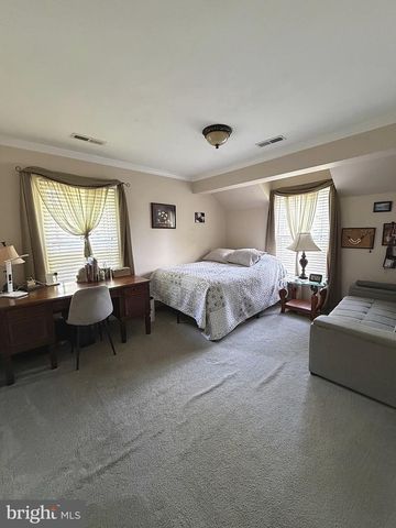107 BENTLEY DR, Mount Laurel, NJ 08054