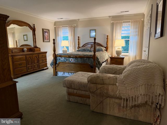 107 BENTLEY DR, Mount Laurel, NJ 08054