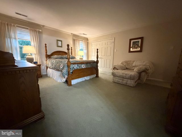 107 BENTLEY DR, Mount Laurel, NJ 08054