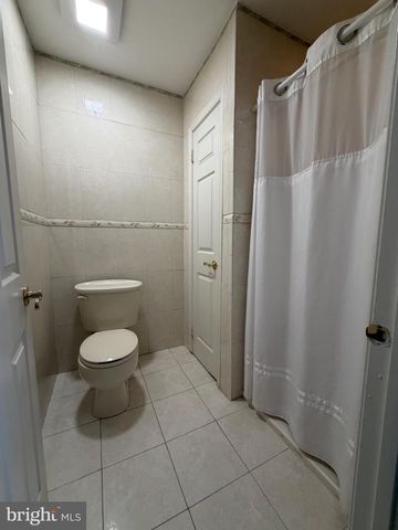 107 BENTLEY DR, Mount Laurel, NJ 08054