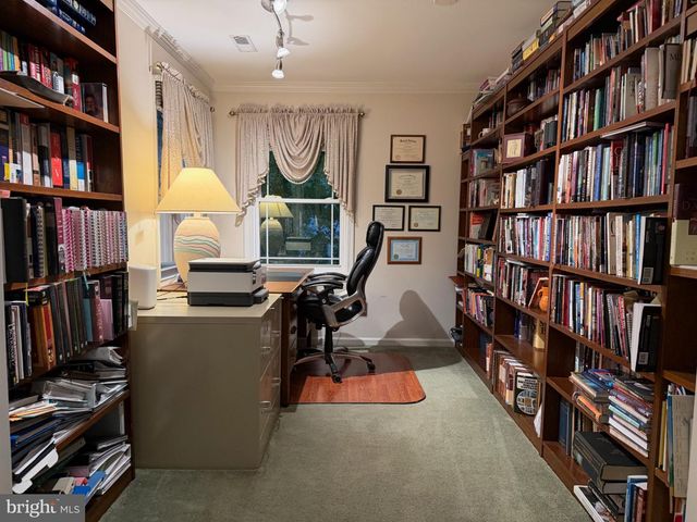 107 BENTLEY DR, Mount Laurel, NJ 08054