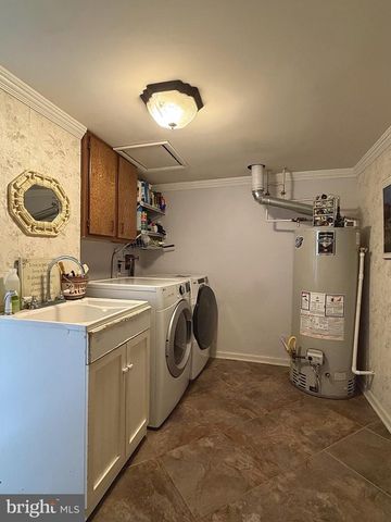 107 BENTLEY DR, Mount Laurel, NJ 08054