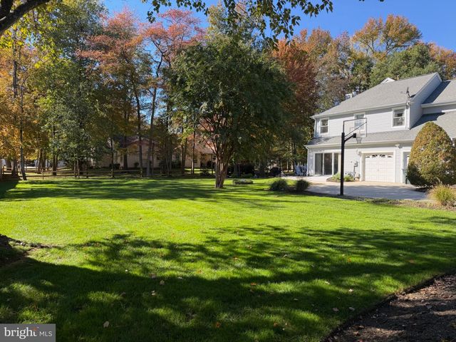 107 BENTLEY DR, Mount Laurel, NJ 08054