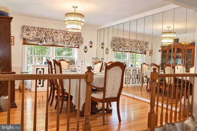 107 BENTLEY DR, Mount Laurel, NJ 08054