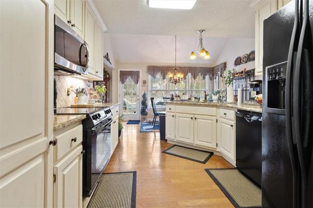 5305 Shotwell Court, Woodstock, GA 30188