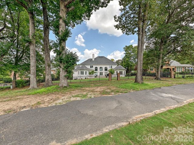 5427 Old Course Drive, Charlotte, NC 28277
