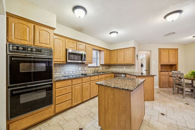 314 Amherst Avenue, Richardson, TX 75081