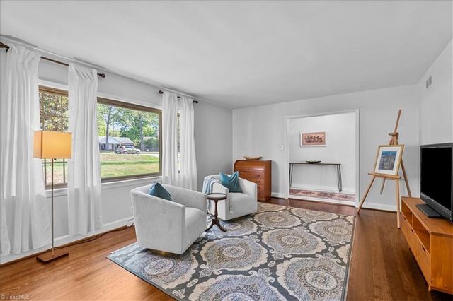 3707 W Friendly Avenue, Greensboro, NC 27410