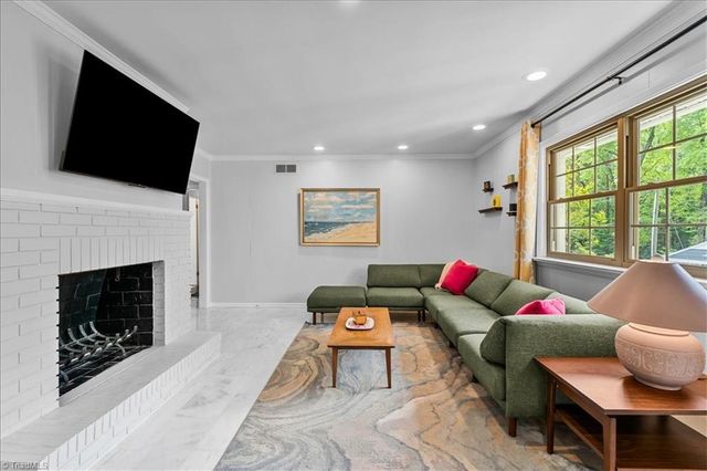 3707 W Friendly Avenue, Greensboro, NC 27410