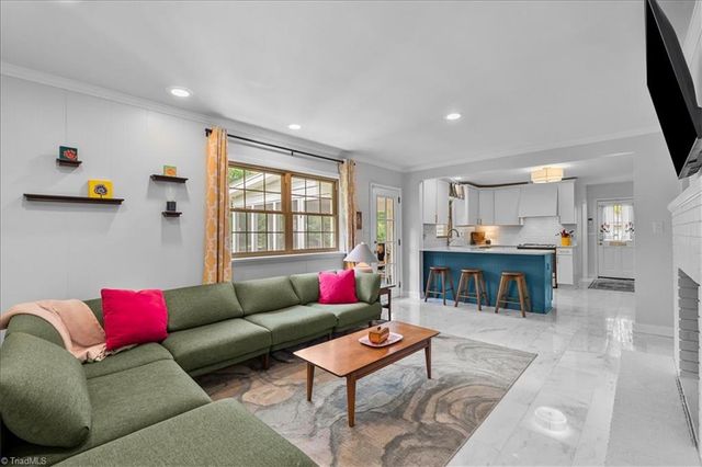 3707 W Friendly Avenue, Greensboro, NC 27410