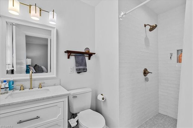 3707 W Friendly Avenue, Greensboro, NC 27410
