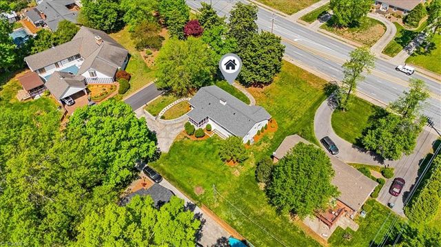 3707 W Friendly Avenue, Greensboro, NC 27410