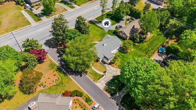 3707 W Friendly Avenue, Greensboro, NC 27410